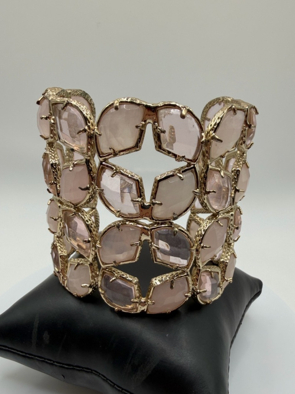 Kendra Scott Vintage Paley Gold Cuff in Rose Quartz and Pink Glass - Picture 3 of 11